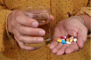 Hydroxyzine and Alcohol: What Happens When You Mix Them